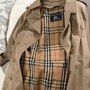 Burberry Beige Trench Coat with Check Plaid signature Lining